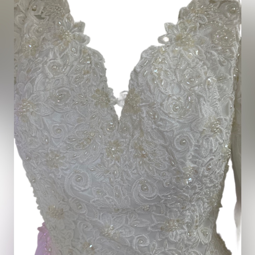 Pre loved 🥰 Morilee Vintage, minimal Raw Silk Wedding Dress. - Picture 8 of 15